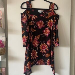 Catherine’s|Handkerchief cold shoulder blouse|Black multi floral| 1X| EUC